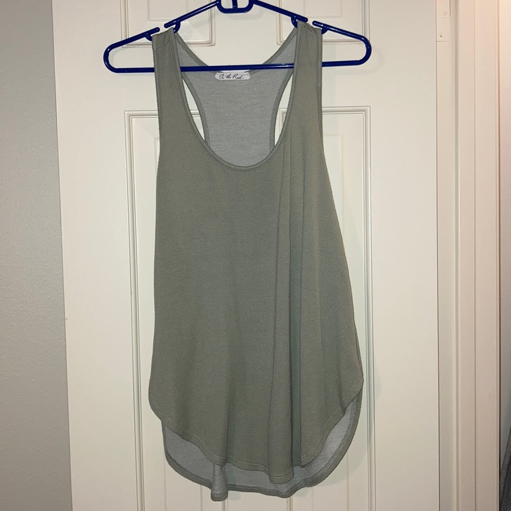 UEC On the Road razorback tank sage size M